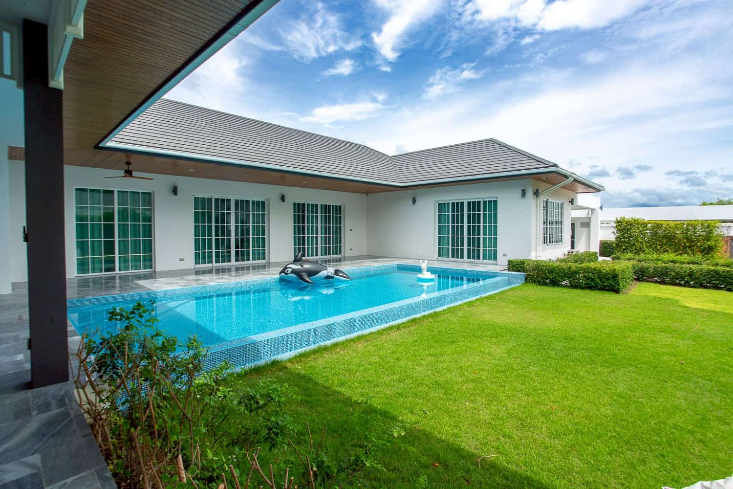 Luxury Pool Villa Sales Showcase