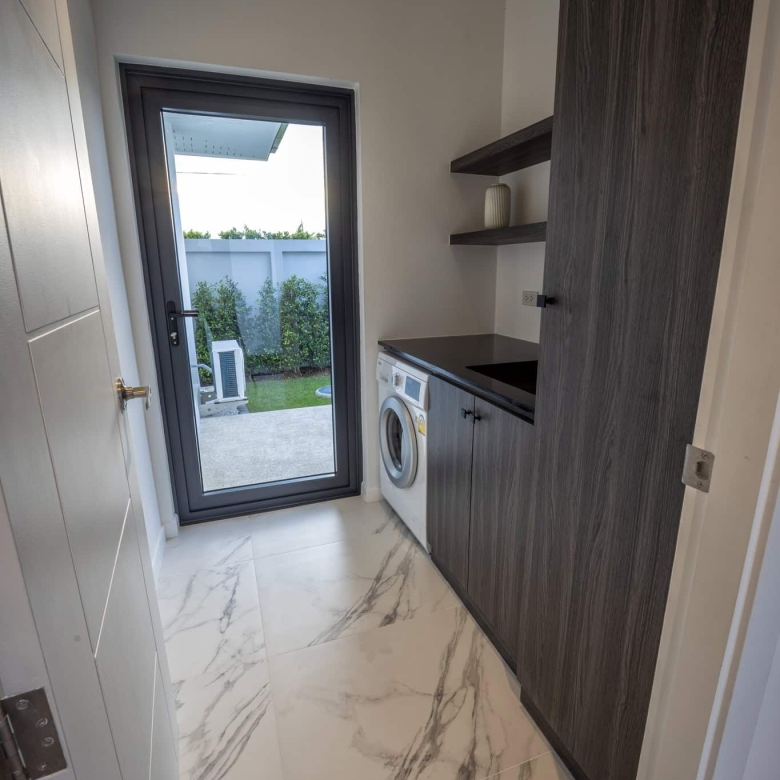 Mali Bua Luxury Sales Property