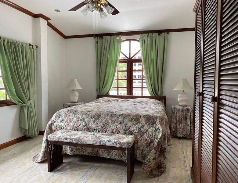 Hua Hin Prime Location Villa Sales