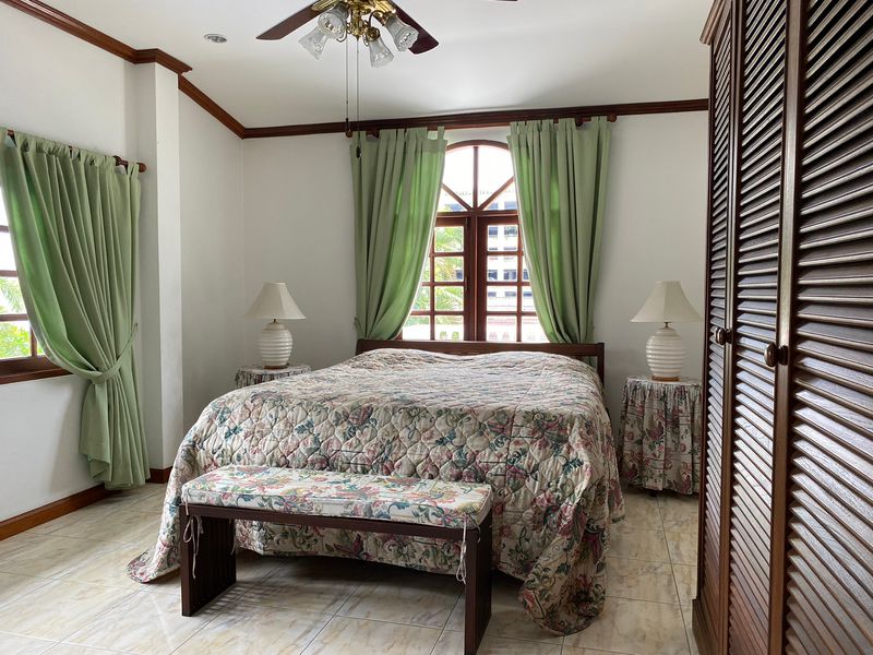 Hua Hin Prime Location Villa Sales