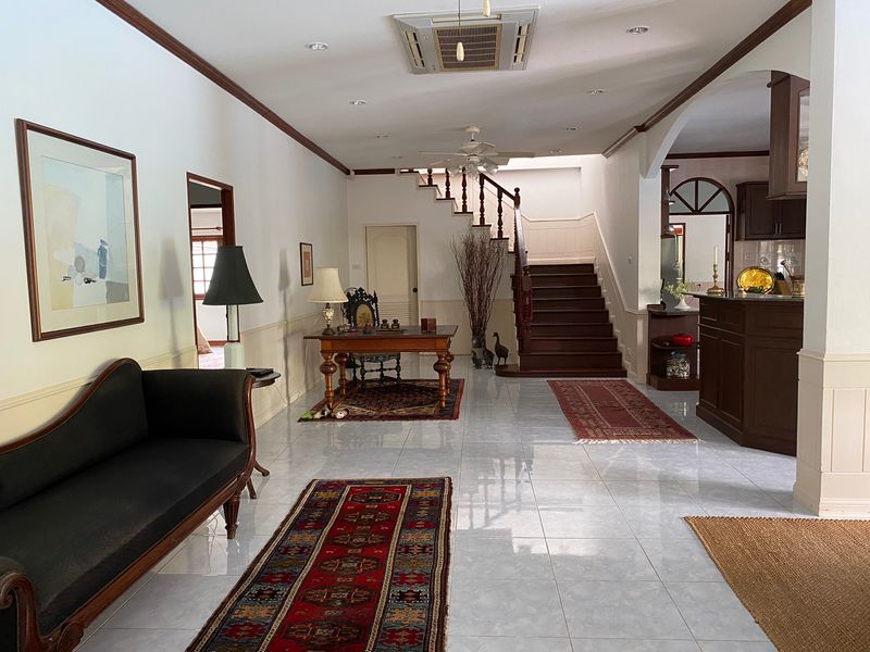 Elegant Villa Sales Hua Hin Prime