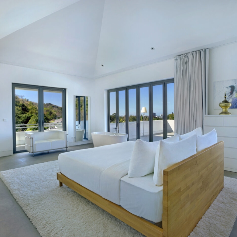 Hua Hin Villa Sales Portrait