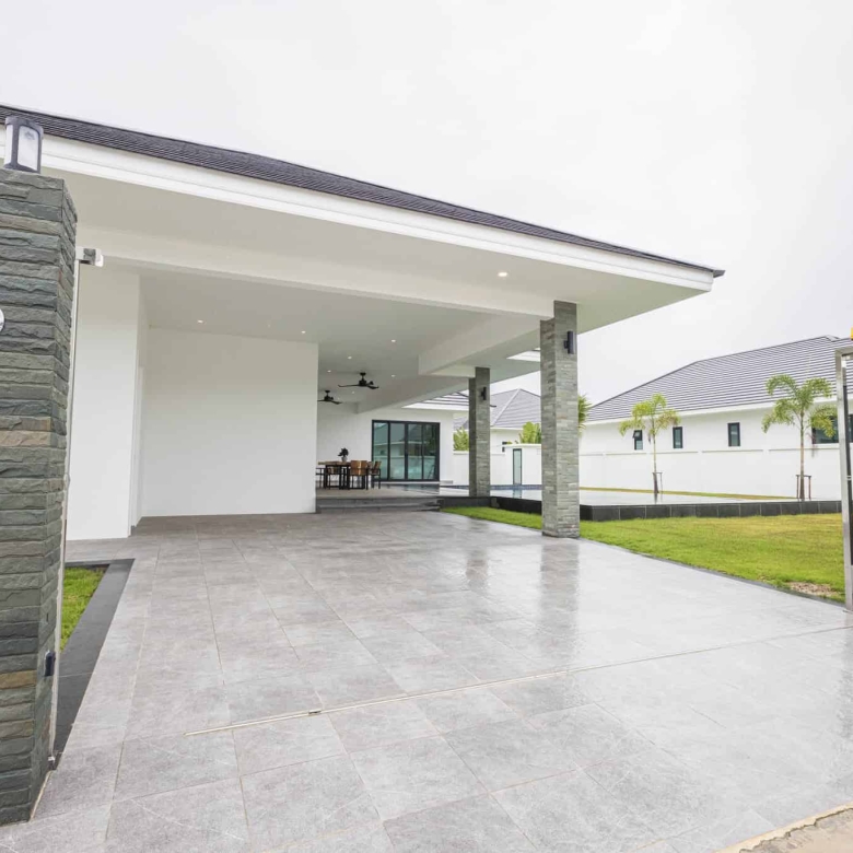 Refined Highland Villas Sale Golf Area