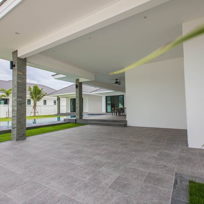 Stately Highland Villas Sale Near Golf