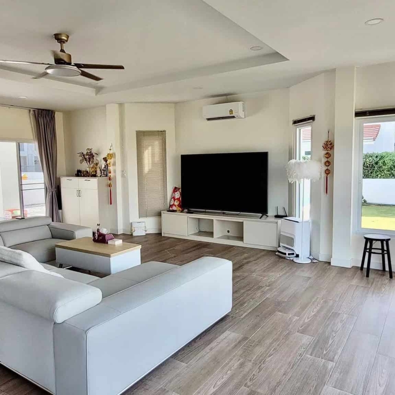 Stunning Villa Sale Hua Hin Lakefront Appeal