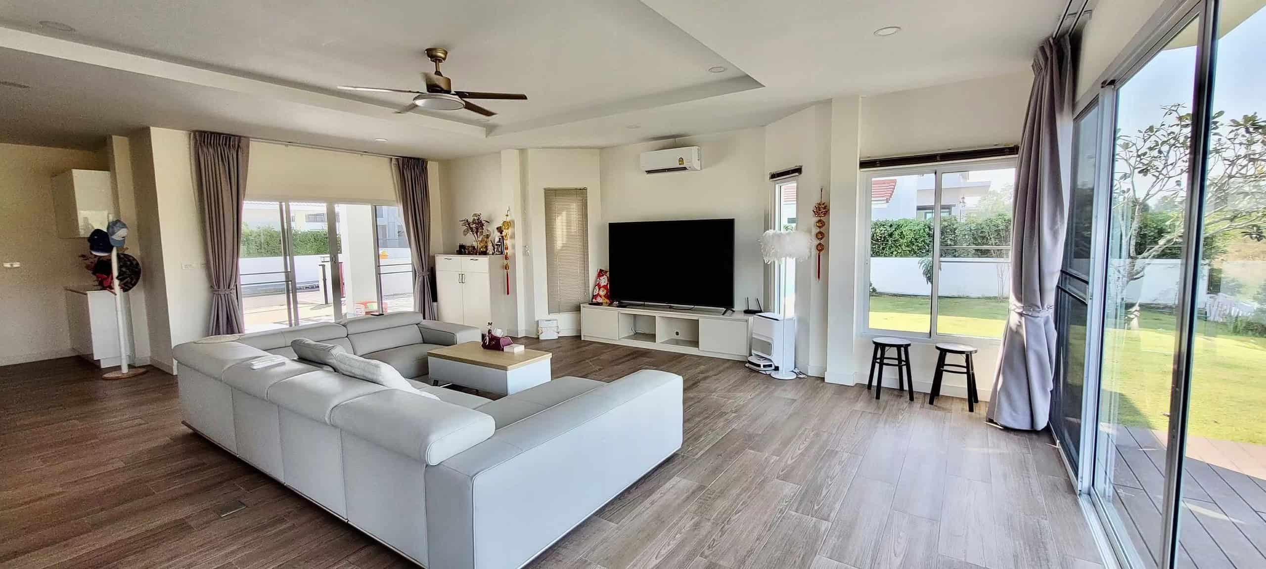 Premier Hua Hin Waterfront Sale Stunning Villa Sale Hua Hin Lakefront Appeal