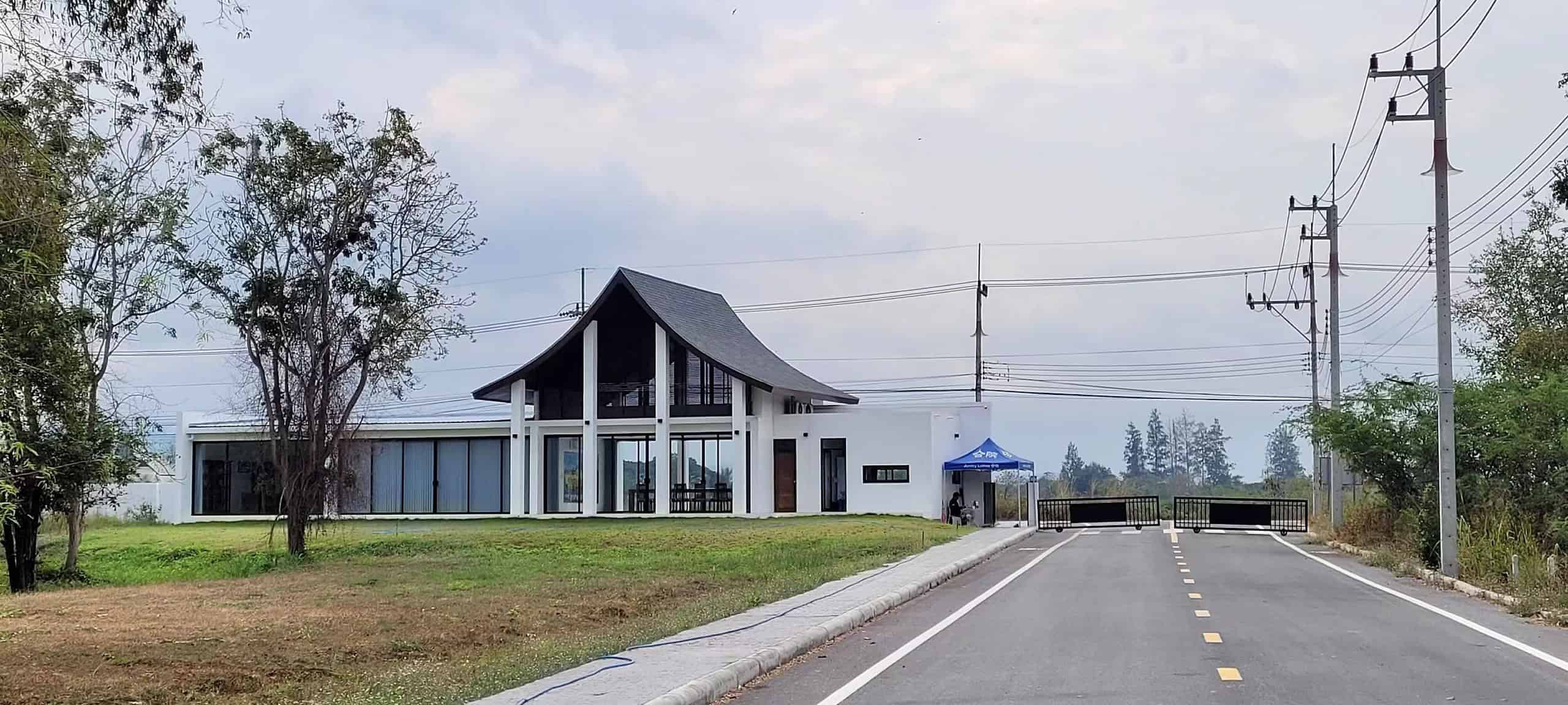 Luxury-Lakefront-Villa-For-Sale-in-Hua-Hin-with-Stunning-Waterfront-Views-43 Stunning Property Sale Hua Hin Lakefront Bliss