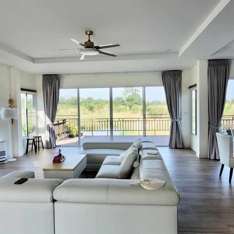 Luxury Property Sale Hua Hin Waterfront Gem