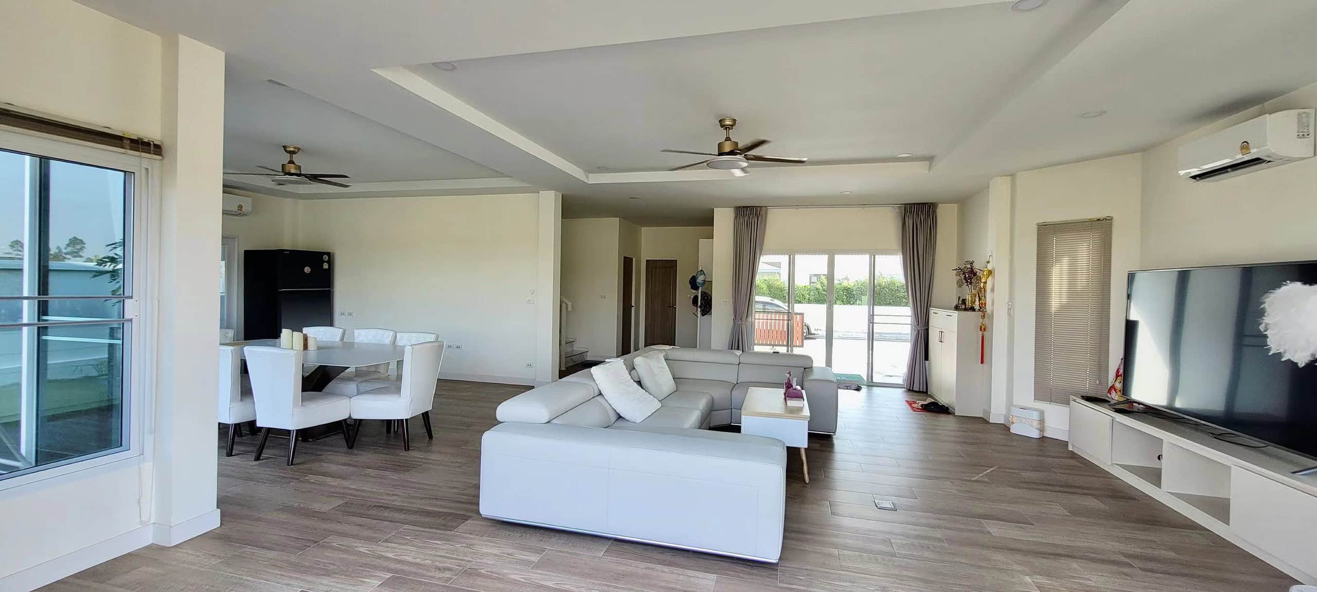 Garden Villa Premier Waterfront Property Premier Lakefront Sale Hua Hin Exclusive Style