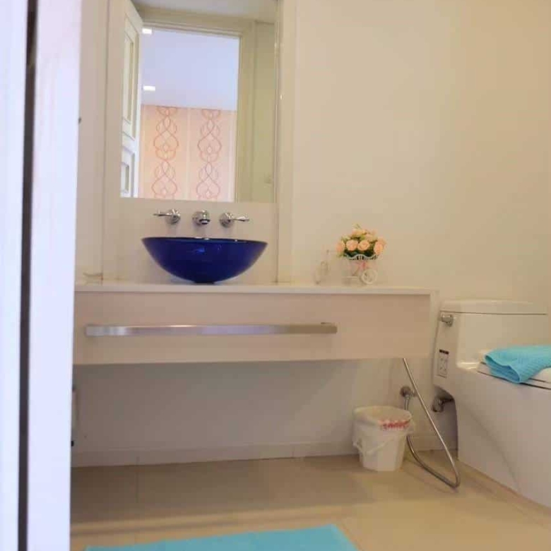 Lovely Beachfront Property Sales Pick