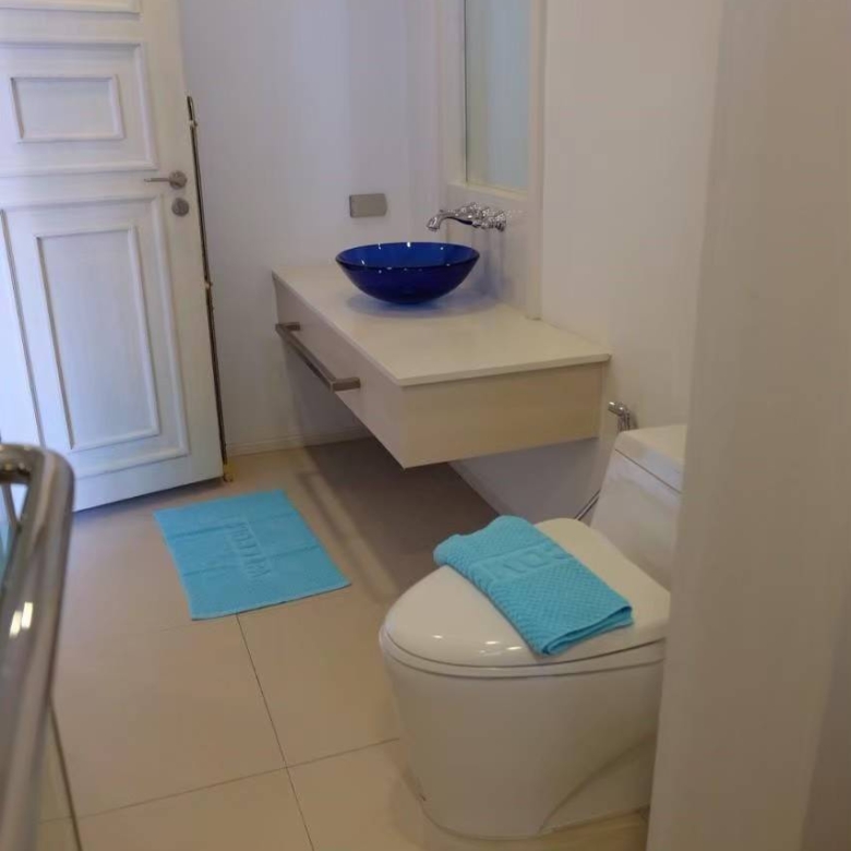 Grand Oceanfront Sales Property