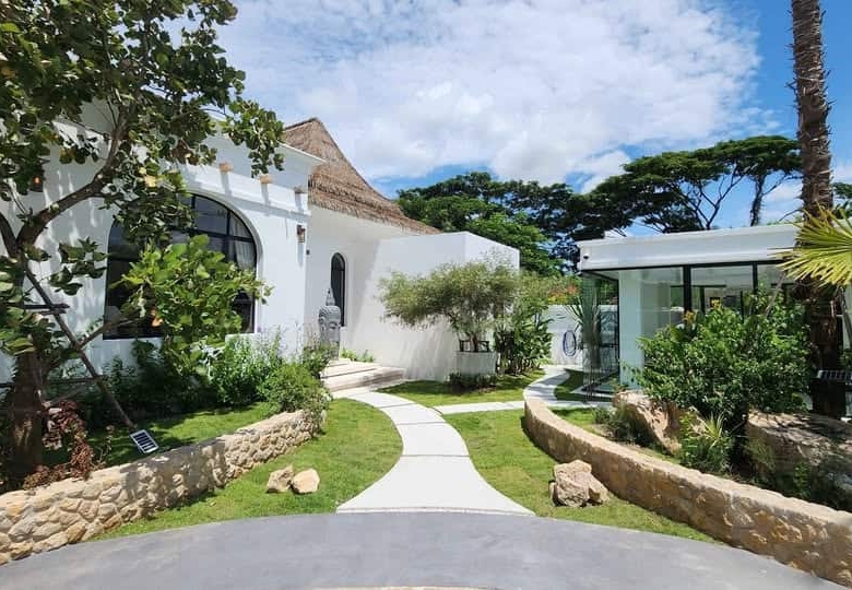 Private Villa Sales By Black Mountain