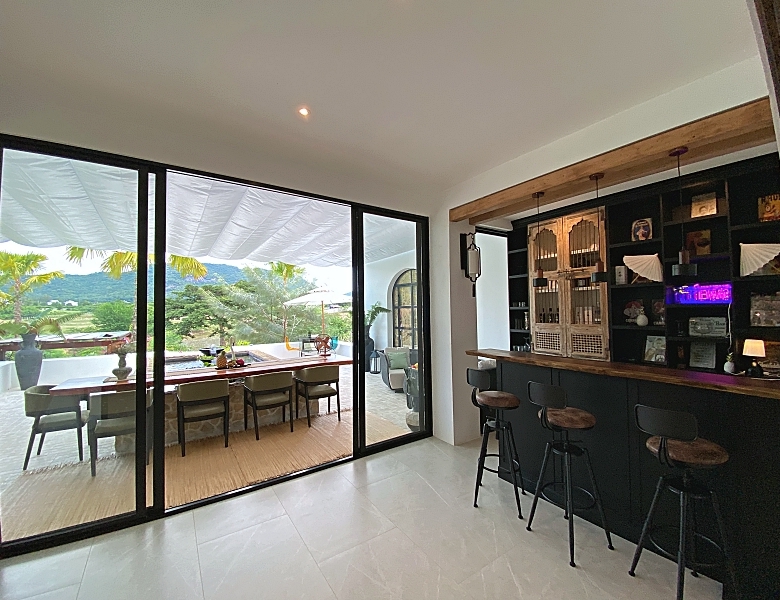 Luxury Pool Property Sales Golf