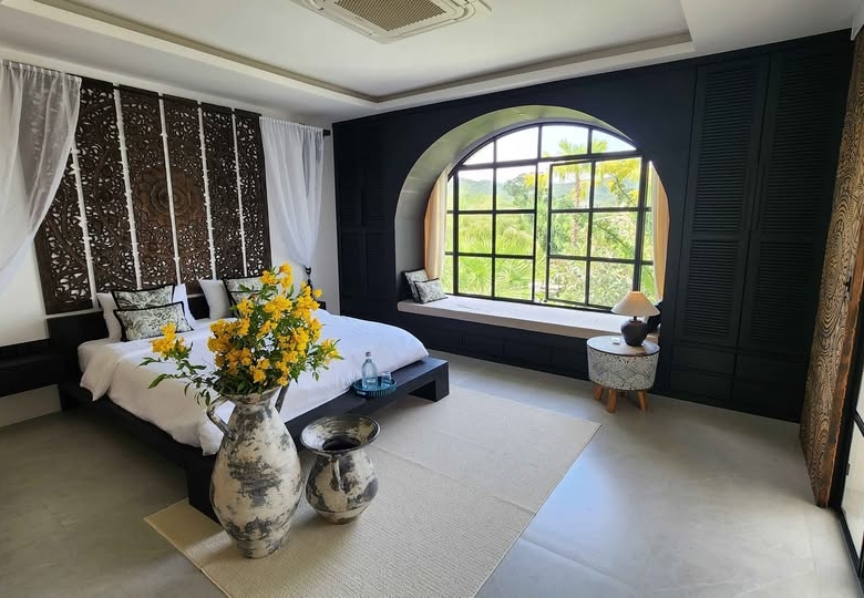 Luxury Private Villa Sales Spot