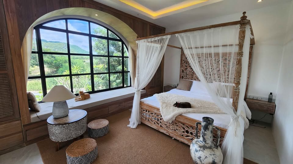 Pool Villa Sales Black Mountain