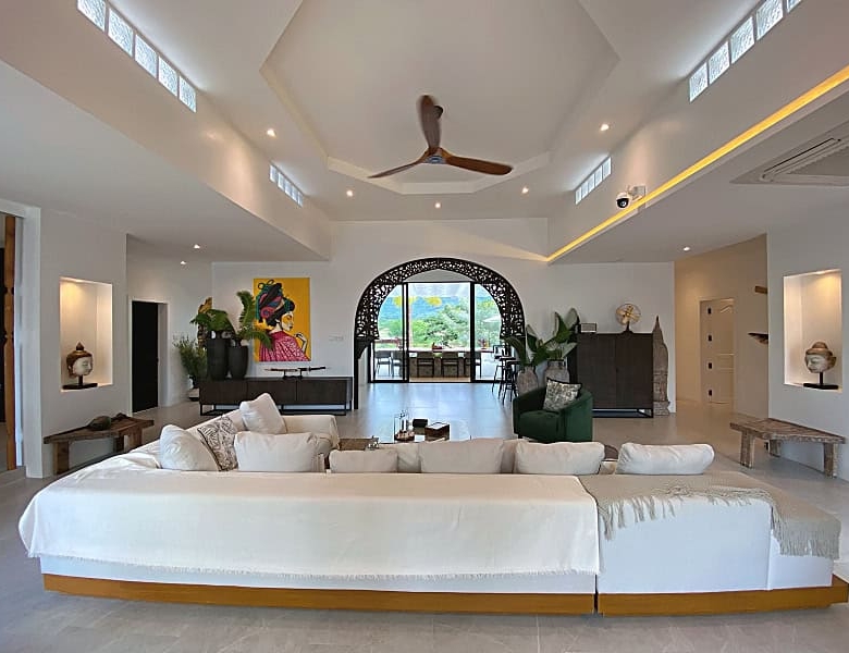 Top Villa Sales Near Golf Course