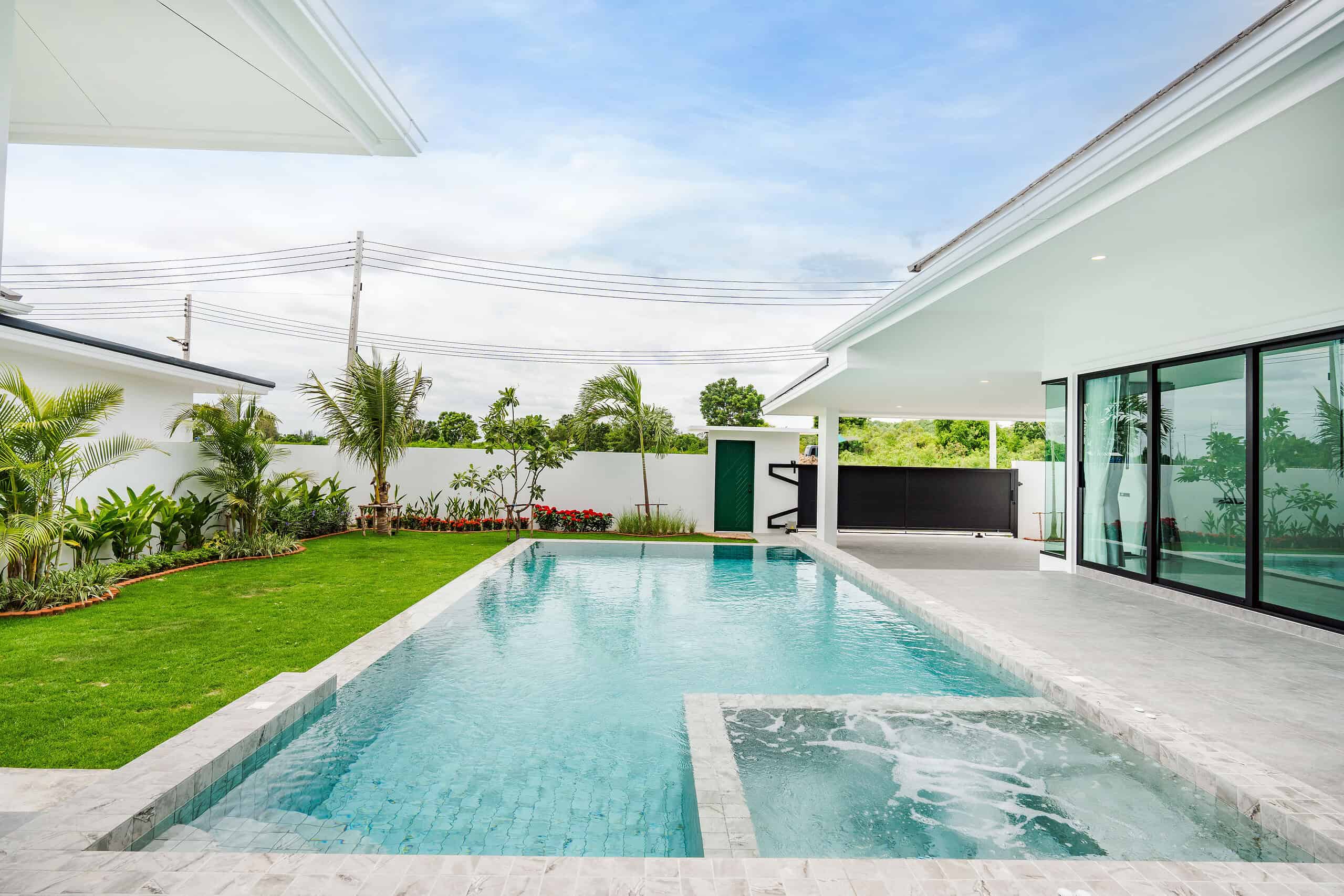 Beautiful Pool Villa in Exclusive Botanica Community Elegant Botanica Villa Sales Offer