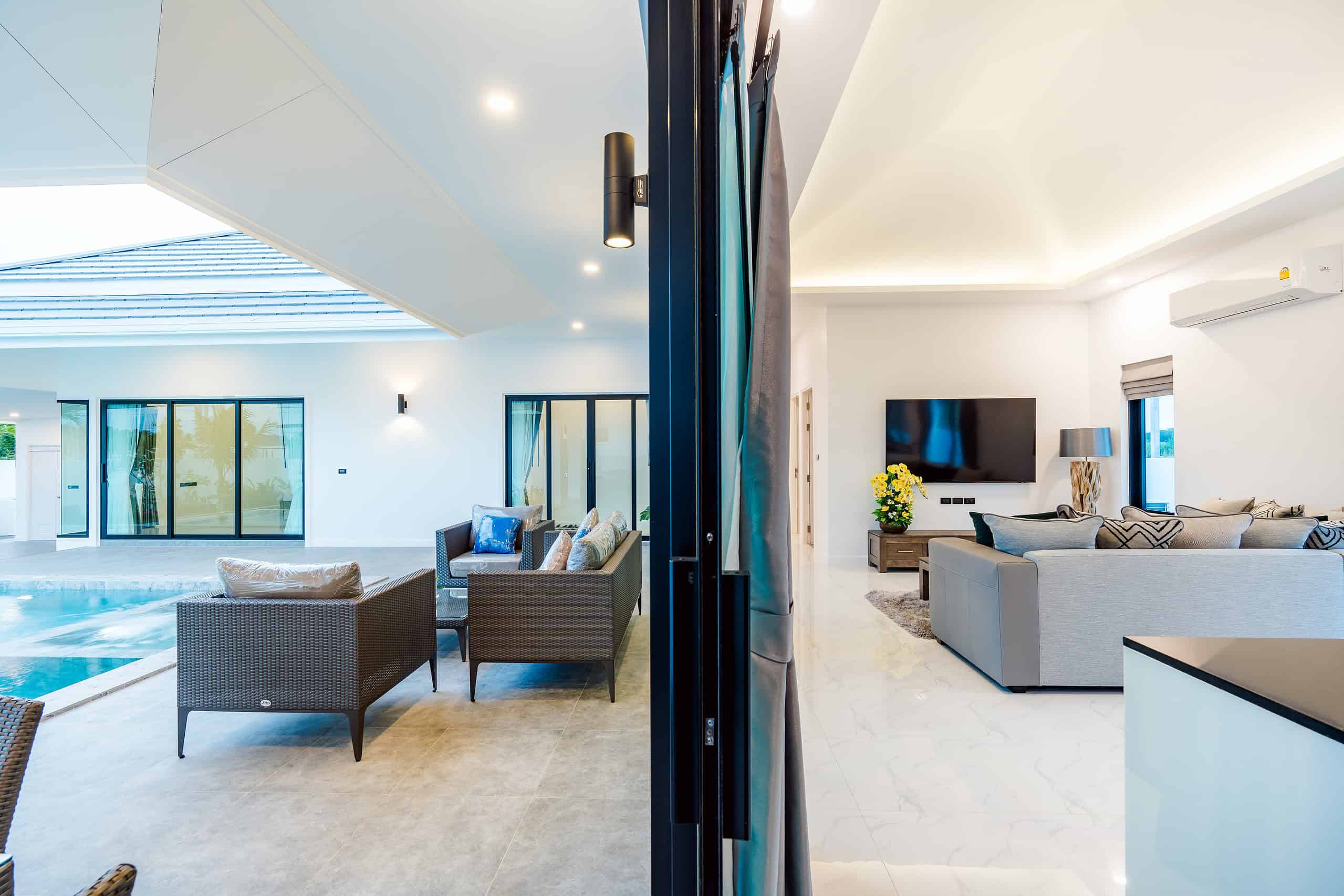 Spacious Villa with Pool in Botanica Botanica Hua Hin Sales Charm