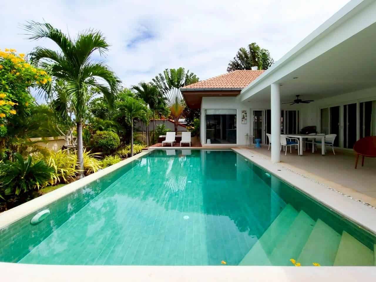 Executive Villa with Pool Golf Proximity Hua Hin Luxury Villa Offering