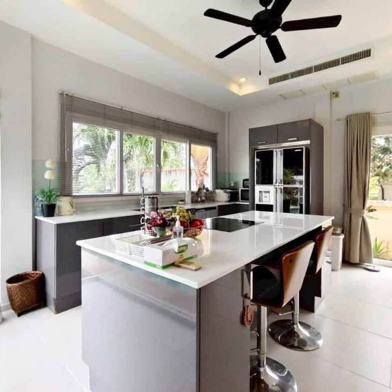 Luxury Villa Near Golf Valley