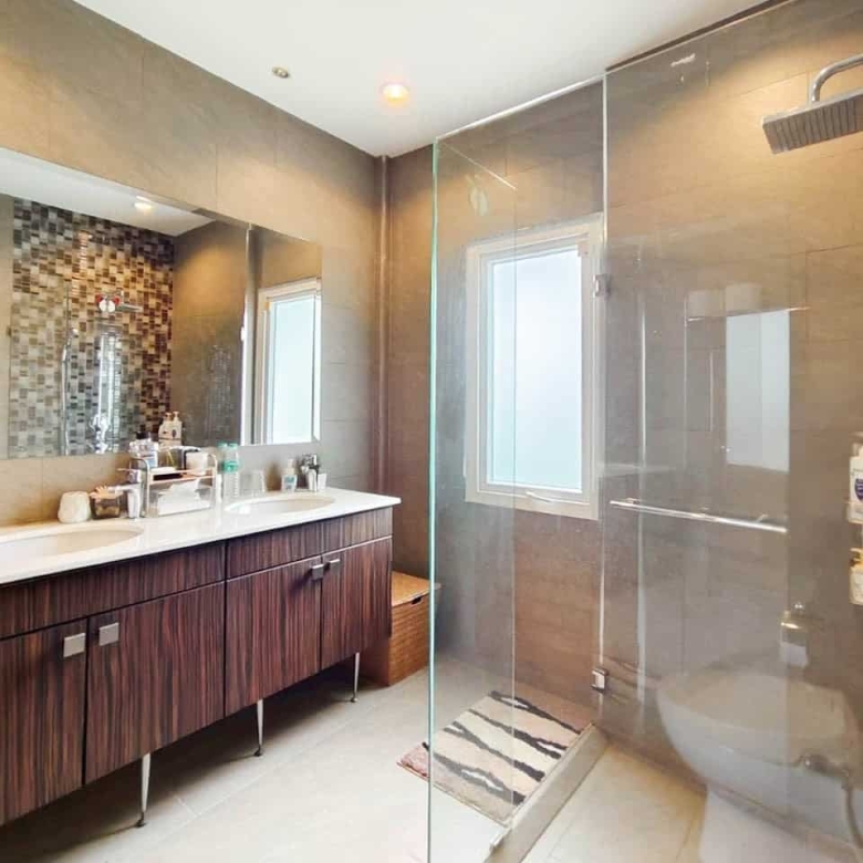 Luxury Home Pineapple Valley View