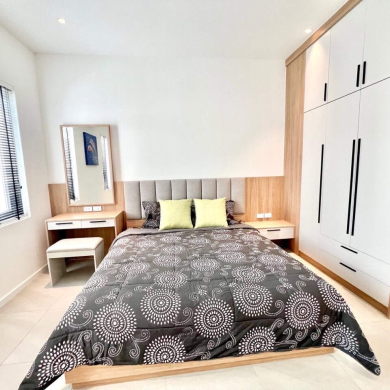 Attractive Luxury Villa Sales View