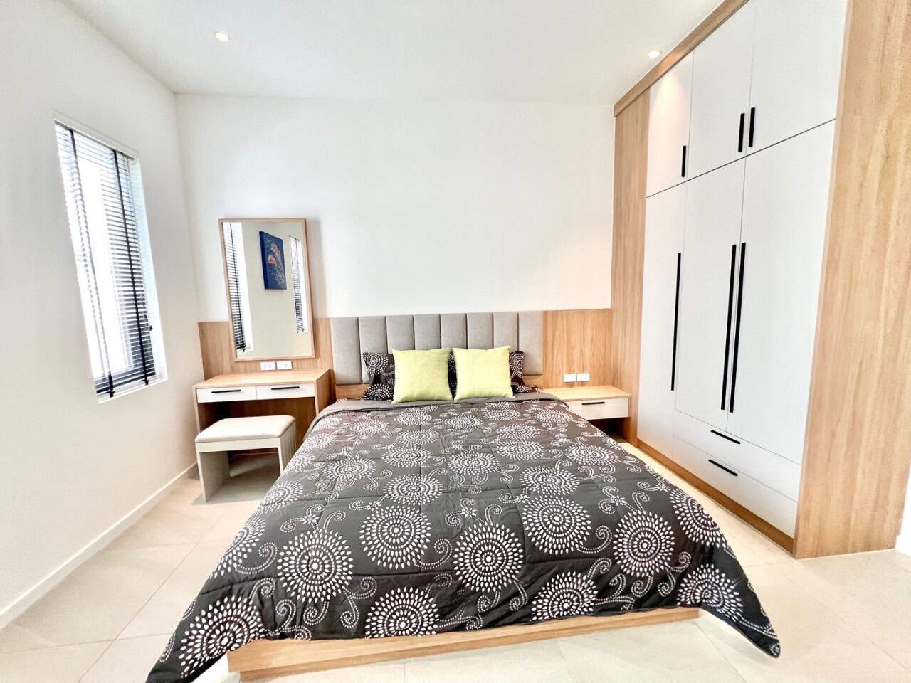 Exclusive Three Bedroom Villa for Sale Attractive Luxury Villa Sales View