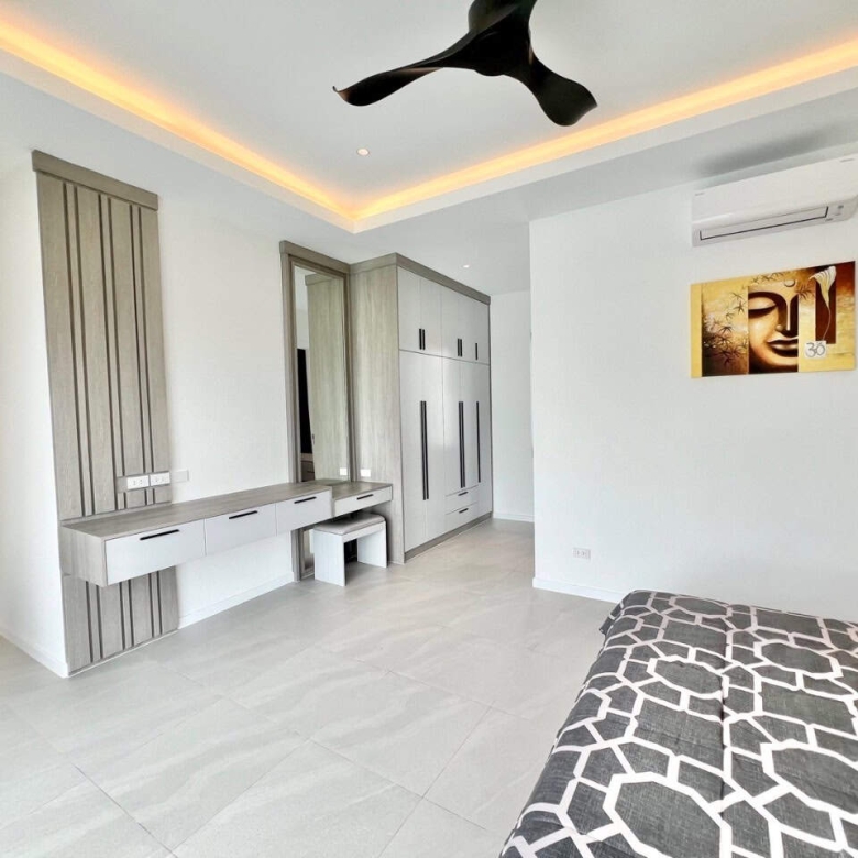 Magnificent Hua Hin Villa Sales Display