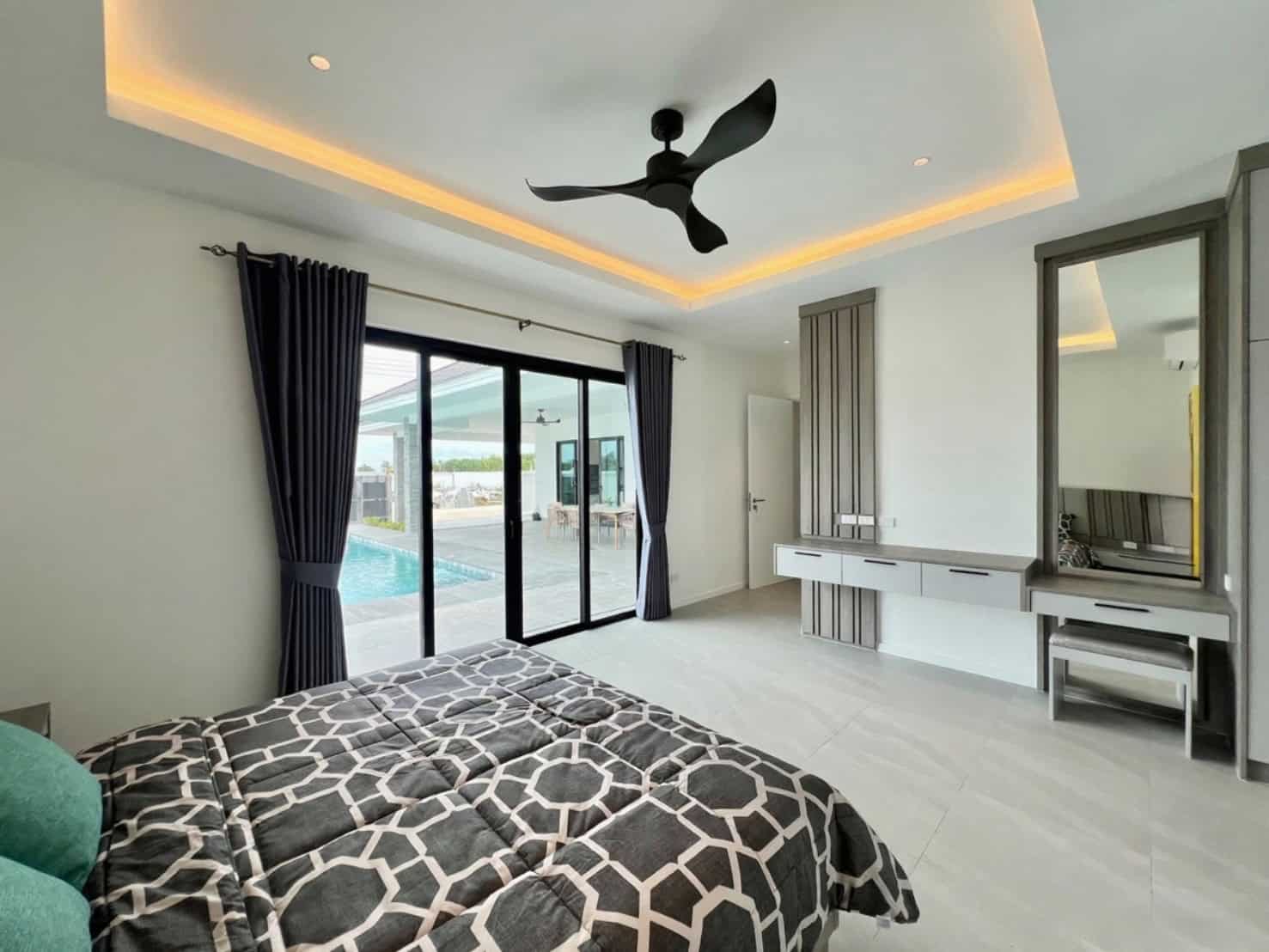 Contemporary Pool Villa in Hua Hin Town Grand Pool Villa Sales Highlight Hua Hin