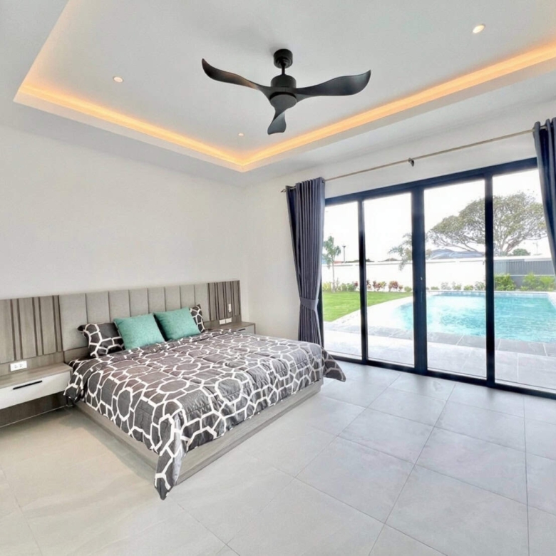 Opulent Hua Hin Town Villa Sales