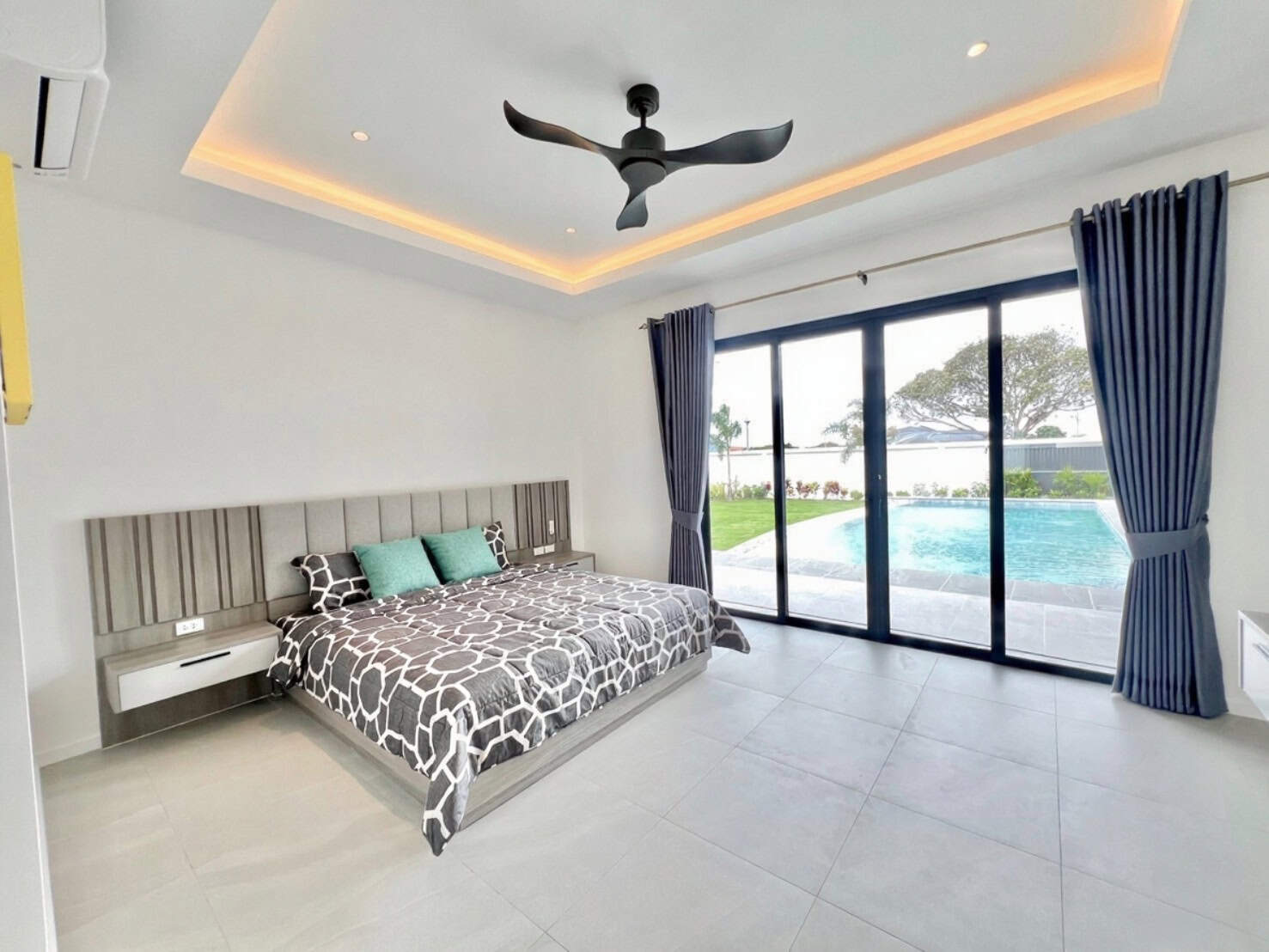 Magnificent Three Bedroom Villa with Pool Opulent Hua Hin Town Villa Sales