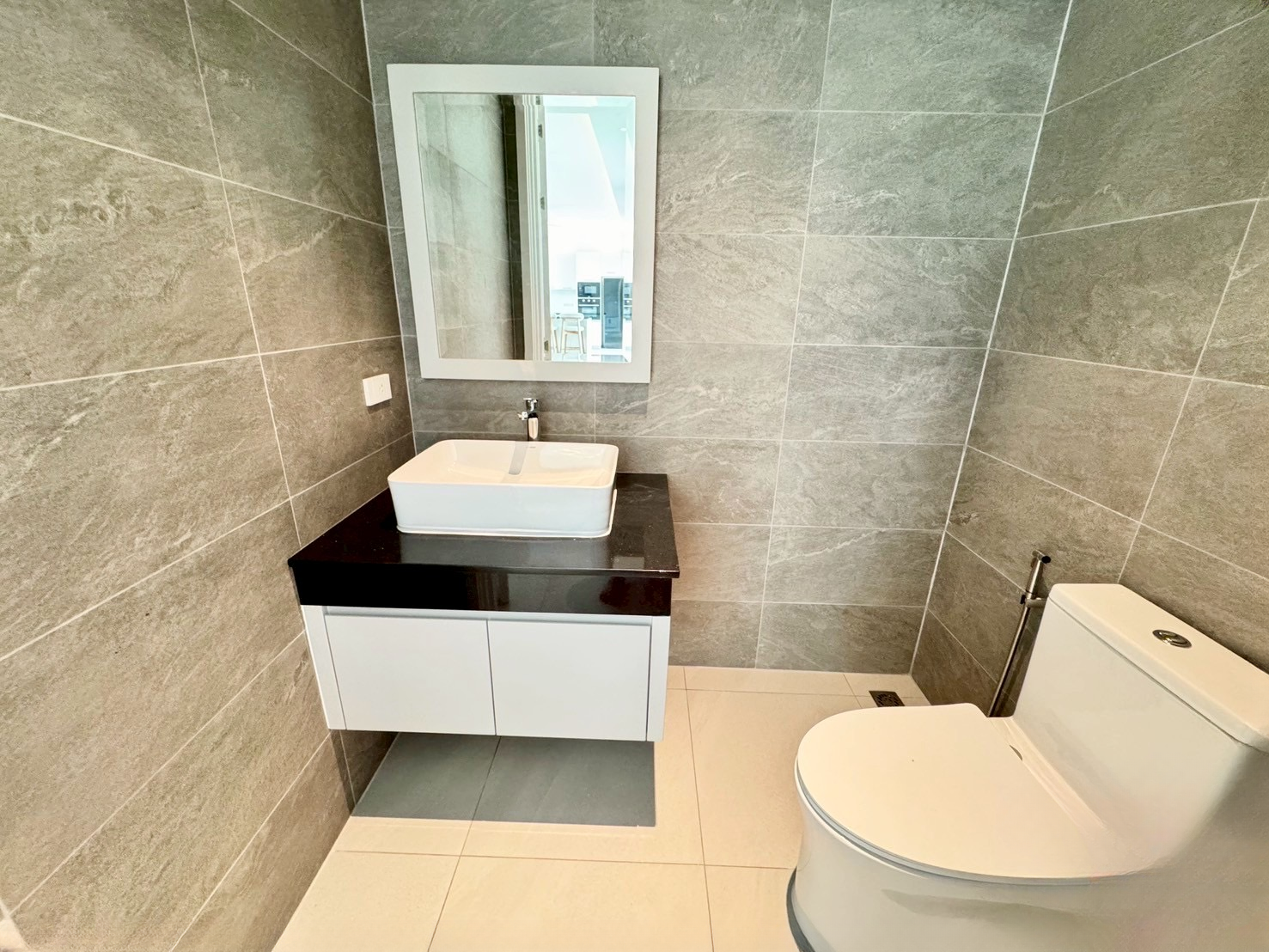 Elegant Luxury Villa Ready to Move In Lavish Luxury Villa Sales Feature