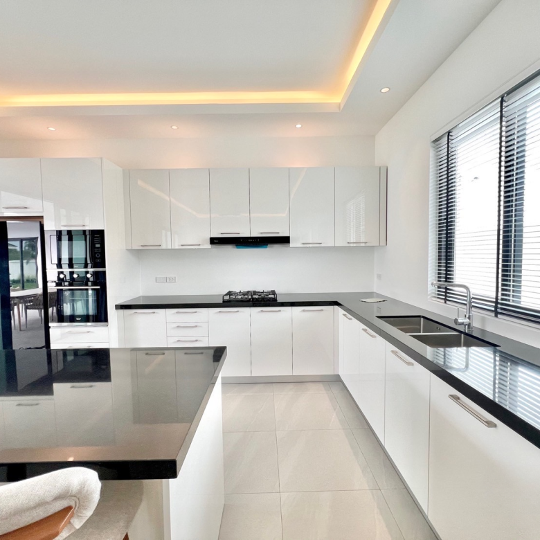 Deluxe Hua Hin Villa Sales Showcase