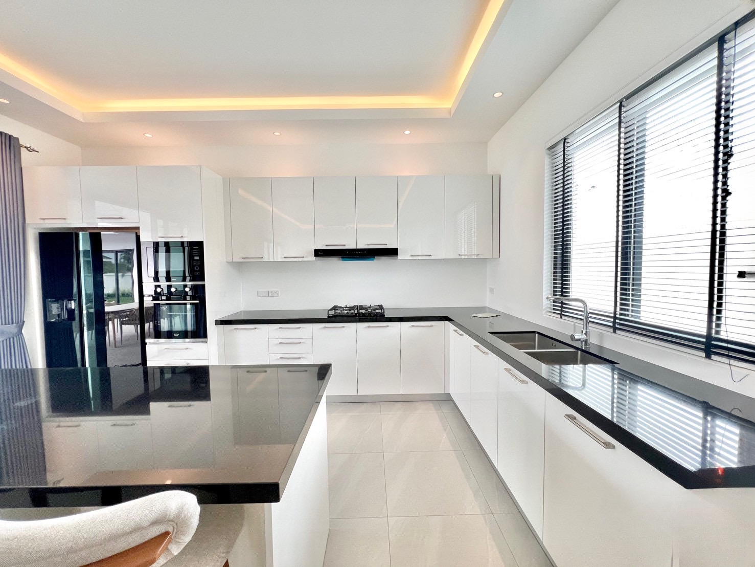 Modern Three Bedroom Villa with Pool Deluxe Hua Hin Villa Sales Showcase