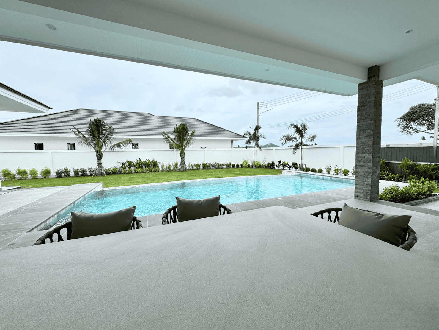 Premium Pool Villa in Hua Hin Town Center Premium Hua Hin Town Villa Sales