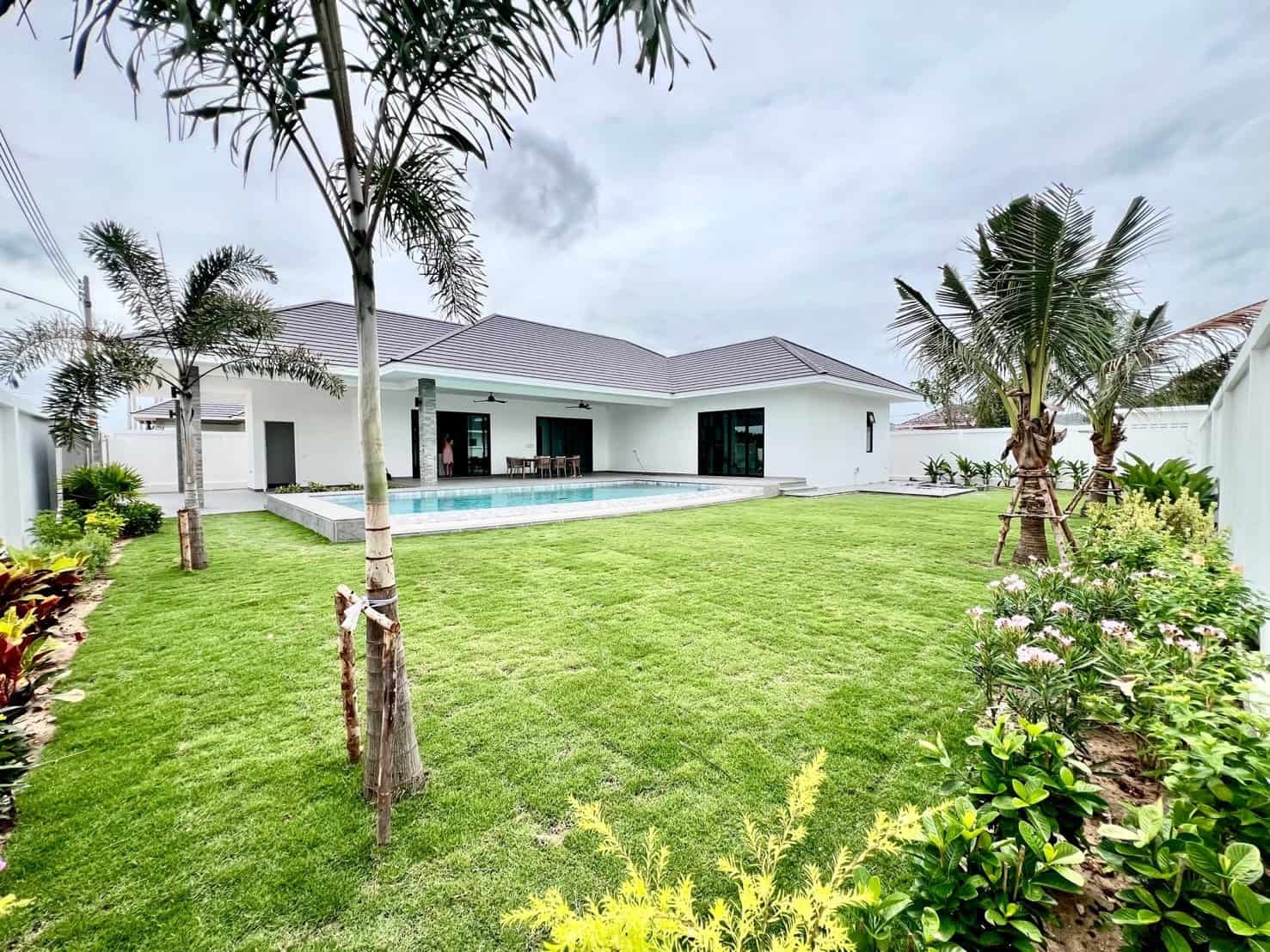 Elegant Pool Villa in Prime Hua Hin Location Gorgeous Pool Villa Sales Highlight