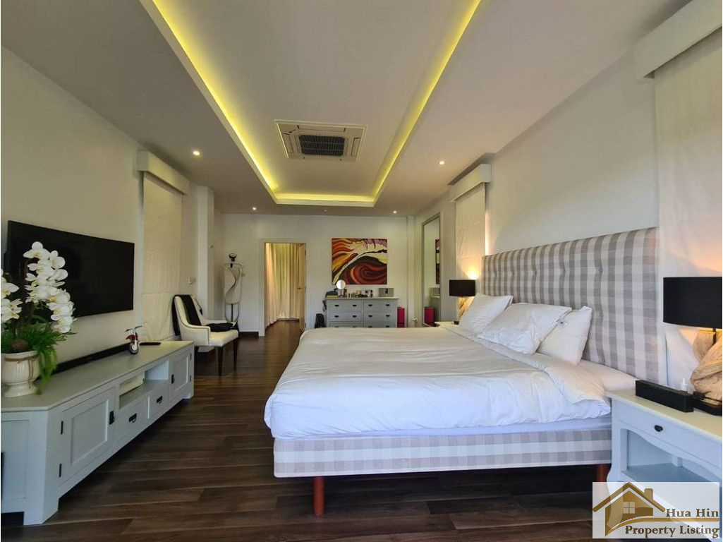 Premium Pool Villa Golf Community Gorgeous Villa Sales Black Mountain Site