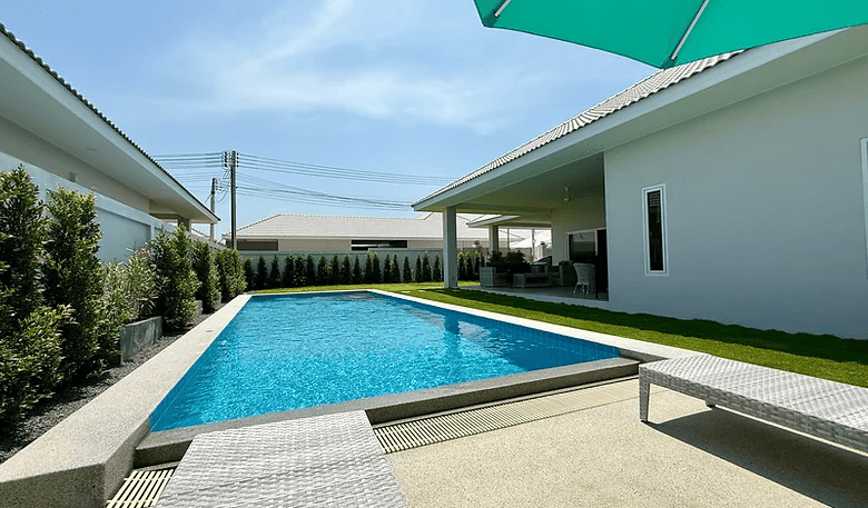 Chic Meedee Estates Sales Glimpse