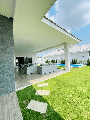 Sophisticated Meedee Homes Sales Window