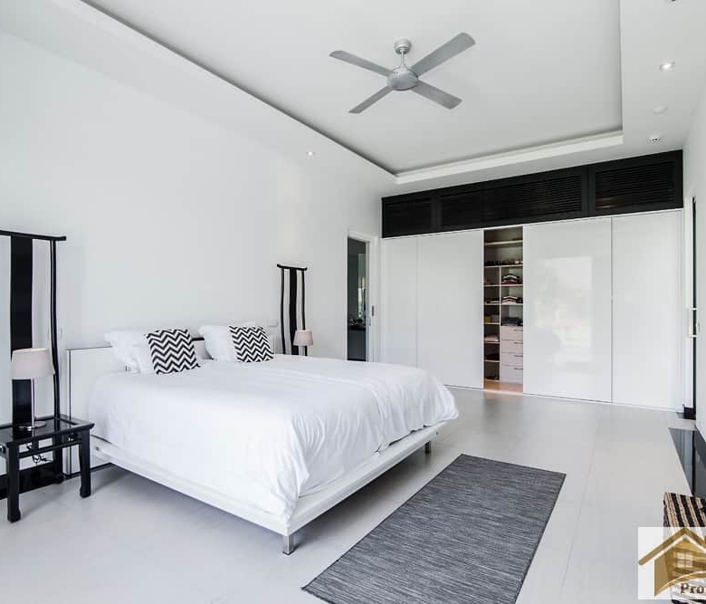 Sophisticated Villa Sale Baan Ing Estate