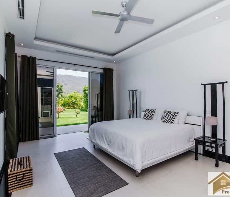 Charming Villa Sale Hua Hin Baan Ing