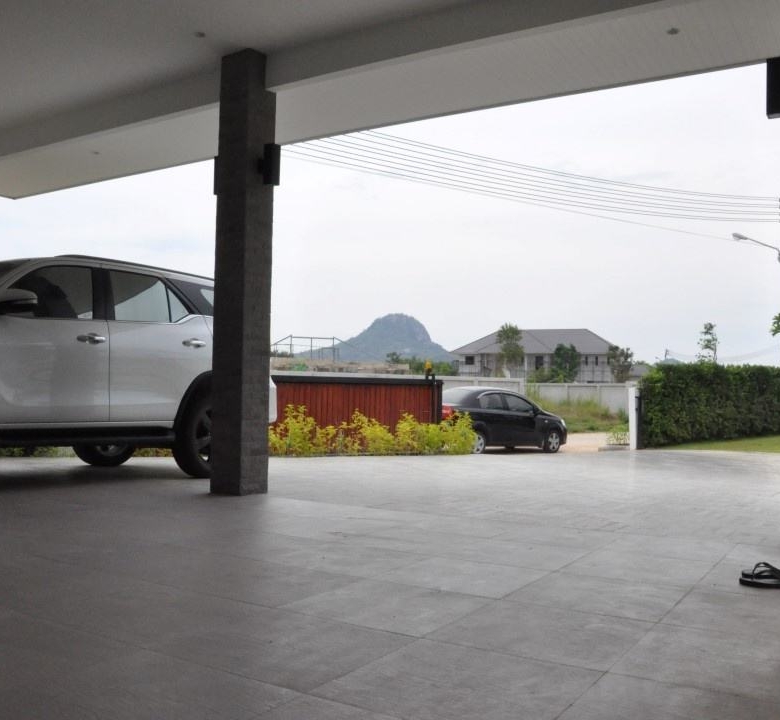 Refined Hua Hin Villa Sales Image