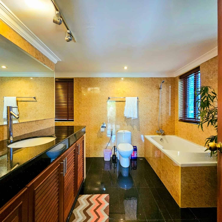 Noble Pool Villa Sale Hua Hin Soi