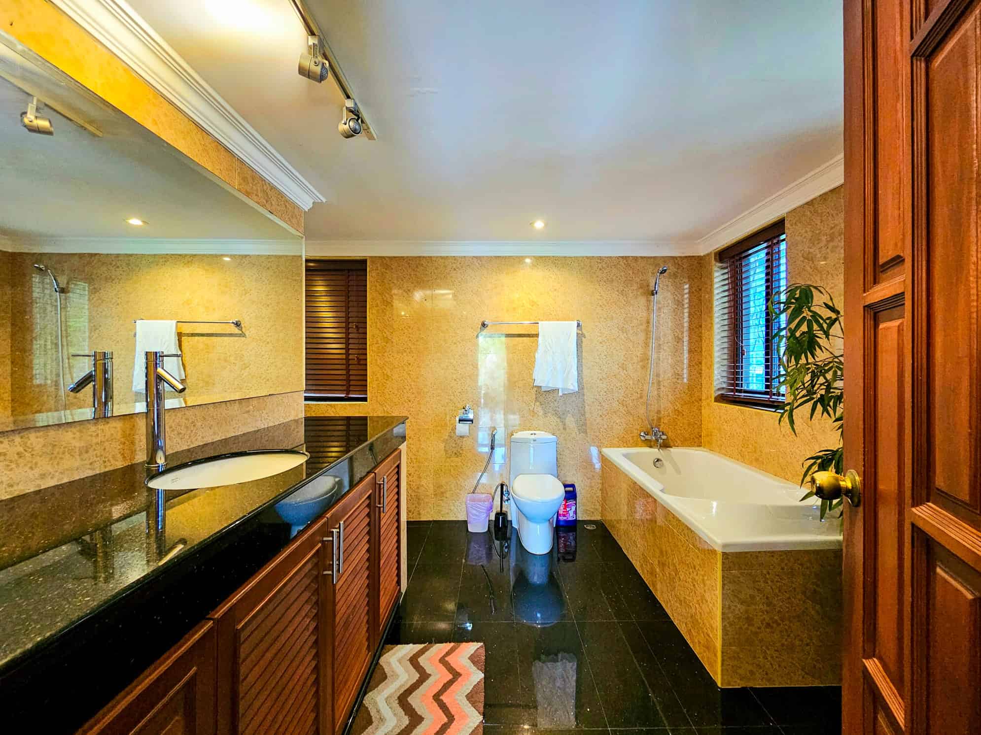 Noble Pool Villa Sale Hua Hin Soi