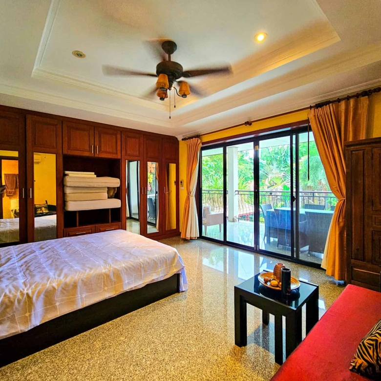 Exquisite Villa Sale Hua Hin Soi 114