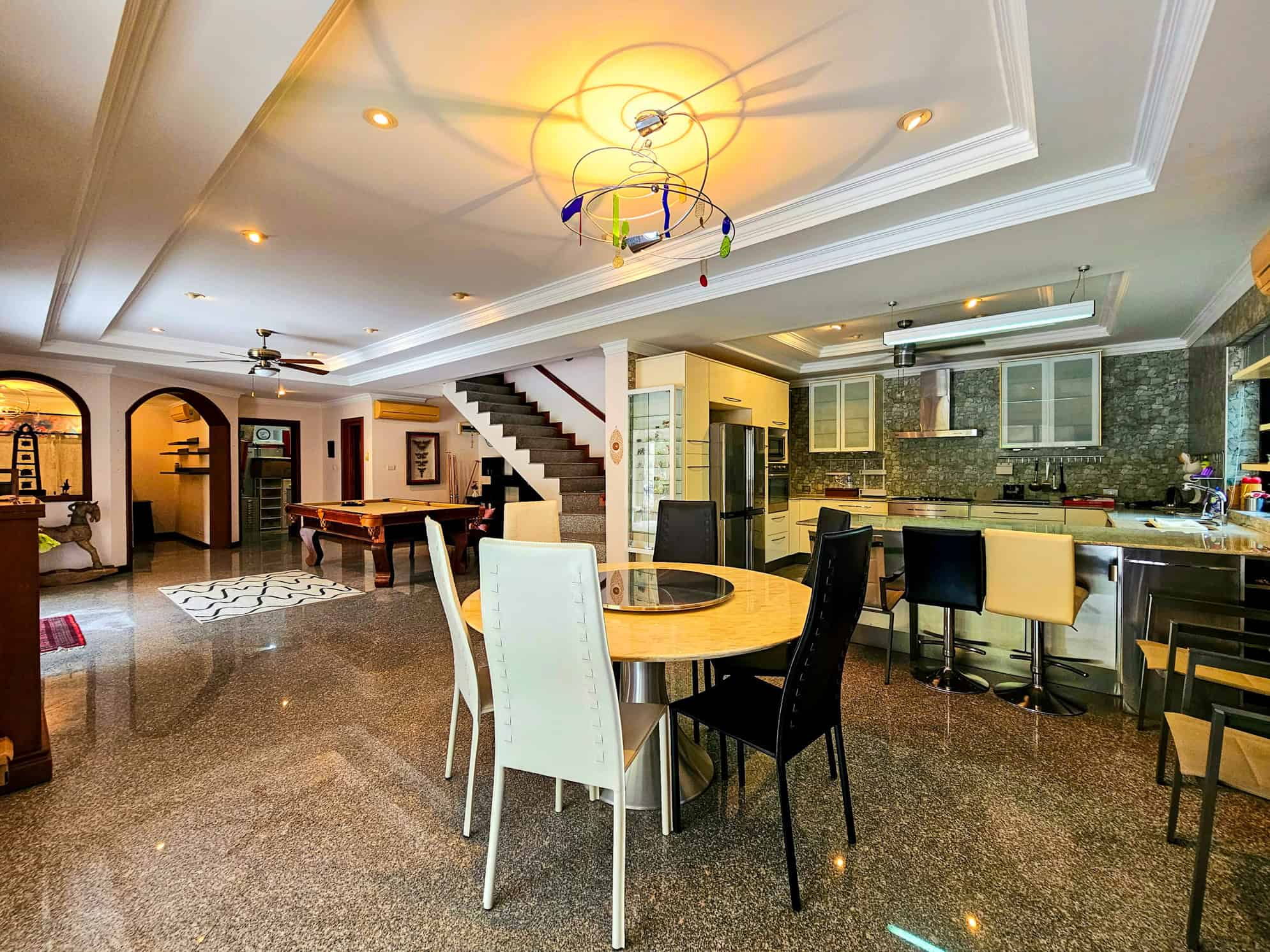 Elegant Villa Sale Hua Hin Soi 114