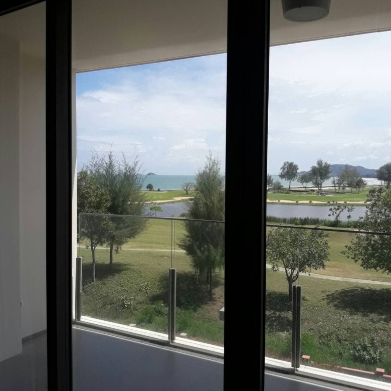 Sophisticated Unit Sale Hua Hin Seafront