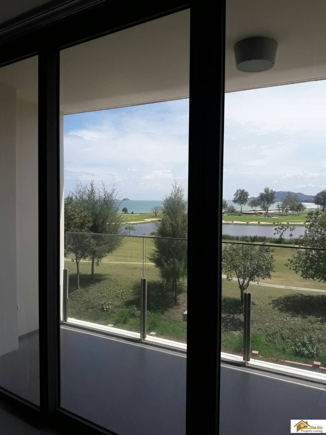 Sophisticated Unit Sale Hua Hin Seafront