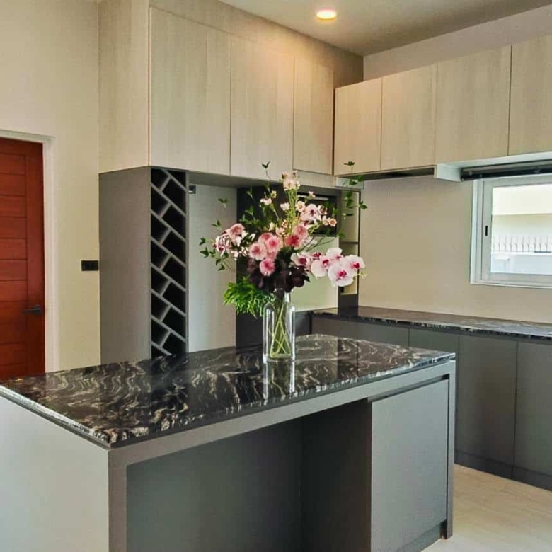 Elegant House Sales Feature Display