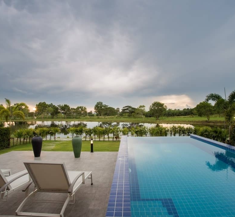 Sanctuary Lakes Luxury Villa Peaceful Living